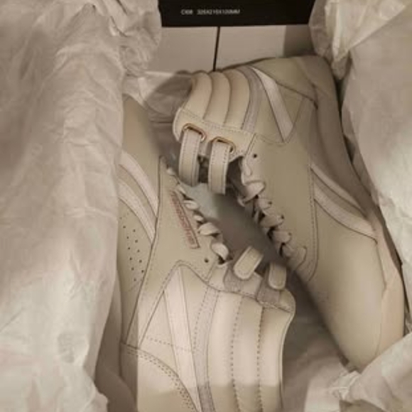 Reebok X Cardi B F/S Hi Women's Training Shoes - Picture 5 of 8